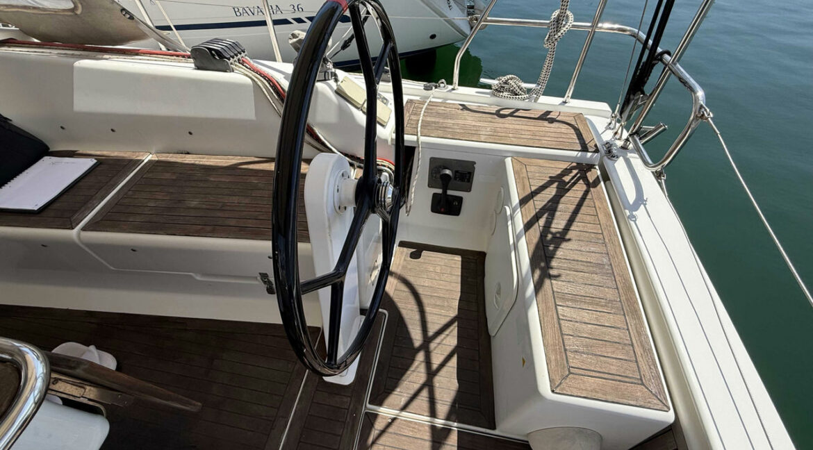 Hanse-385-voilier-bateaux-services-10