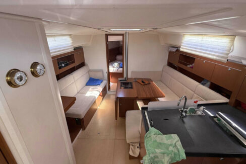 Hanse-385-voilier-bateaux-services-16