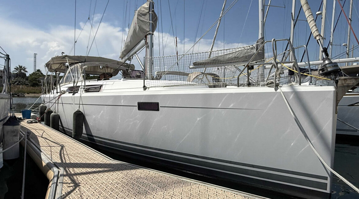 Hanse-385-voilier-bateaux-services-2