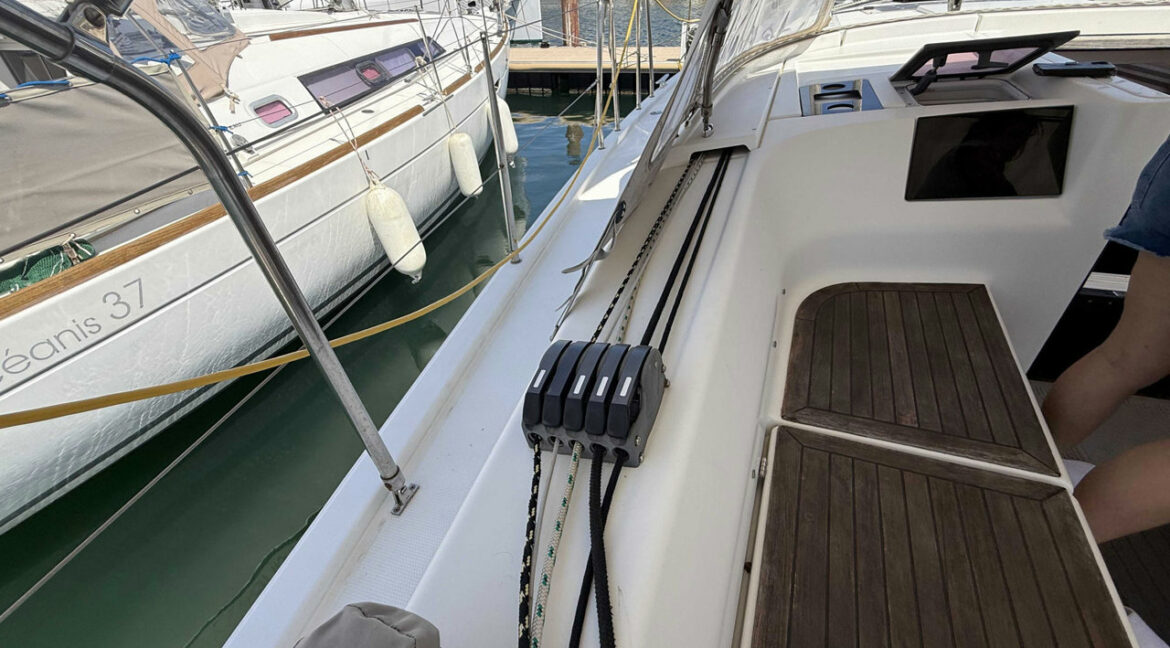 Hanse-385-voilier-bateaux-services-5