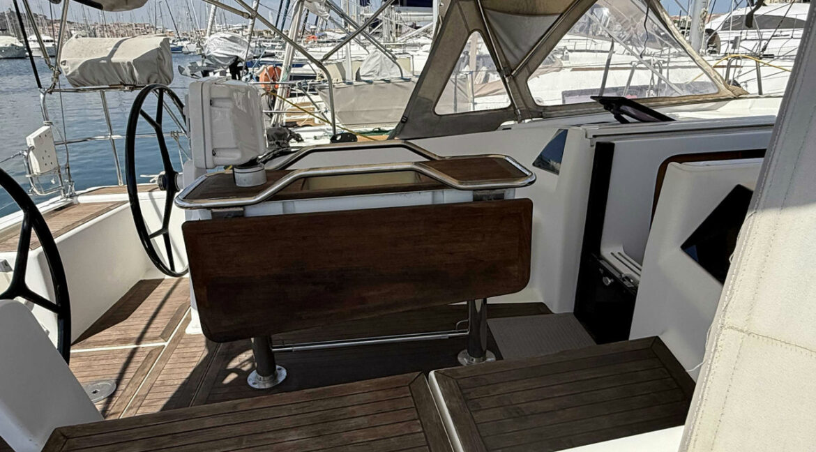 Hanse-385-voilier-bateaux-services-8