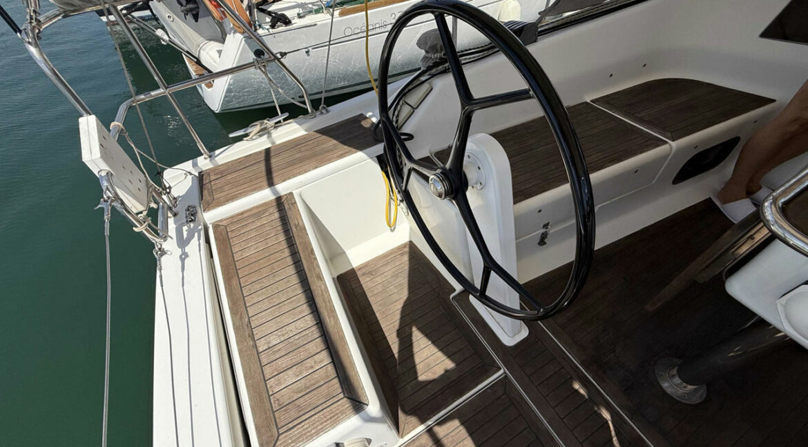 Hanse-385-voilier-bateaux-services-9